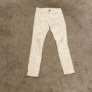 Men’s 30x32 Distressed white jeans